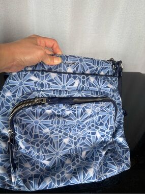 Tumi Voyageur Capri Blue Geometric Print Crossbody Shoulder travel purse Bag